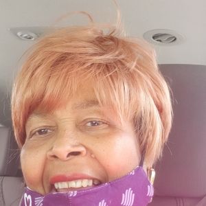 Meet your Posher, Leona